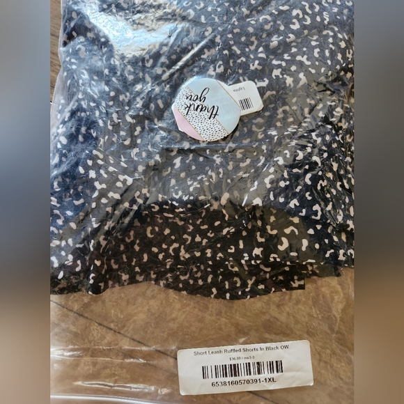 NIP mittoshop "Short Leash Ruffled Shorts - Black" w/ PocketsAnimal Print Sz 1XL - Picture 13 of 13